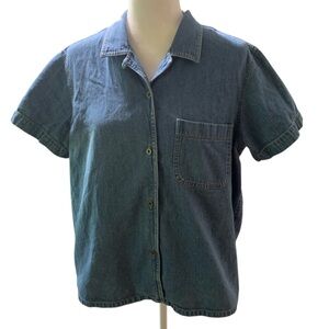 Liz Claiborne
Liz Wear Jeans Women’s 
Denim shirt Size Large